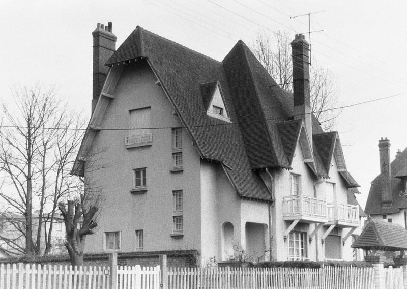 Logements de contremaitre (maison double), Avenue Secrétan.