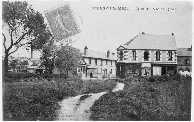 Dives-sur-Mer - Rue du Vieux Quai.