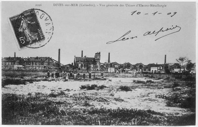 2096 - Dives-sur-Mer (Calvados) - Vue générale des usines d'électrométallurgie.- Carte postale, début 20e siècle. (Collection particulière).