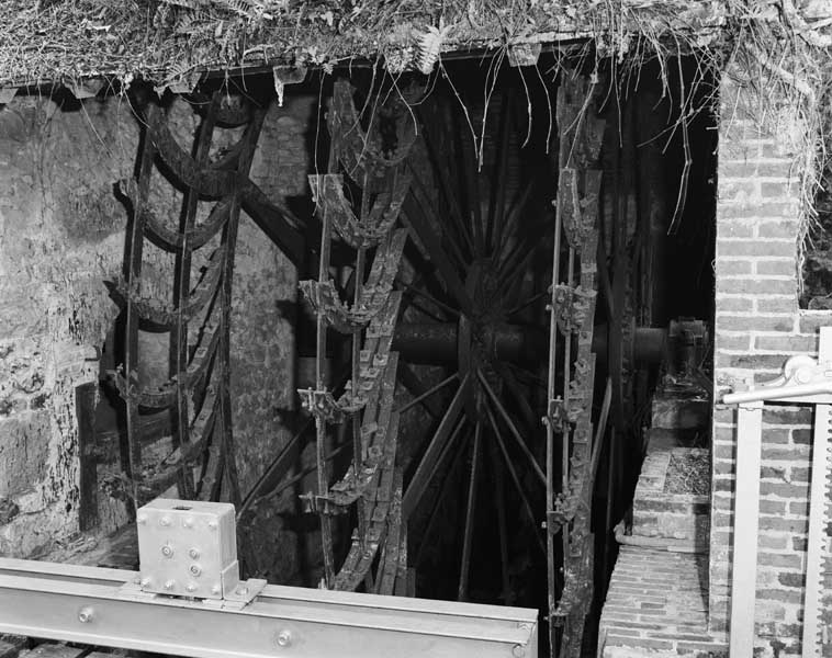 Roue hydraulique verticale.