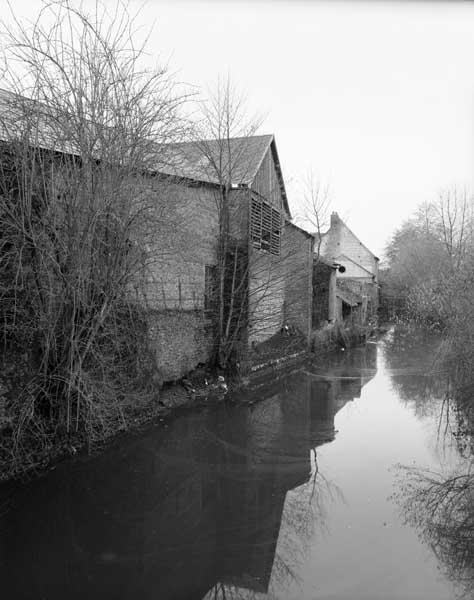 L'Aigle, tannerie : élévation sur canal, vue prise du nord.
