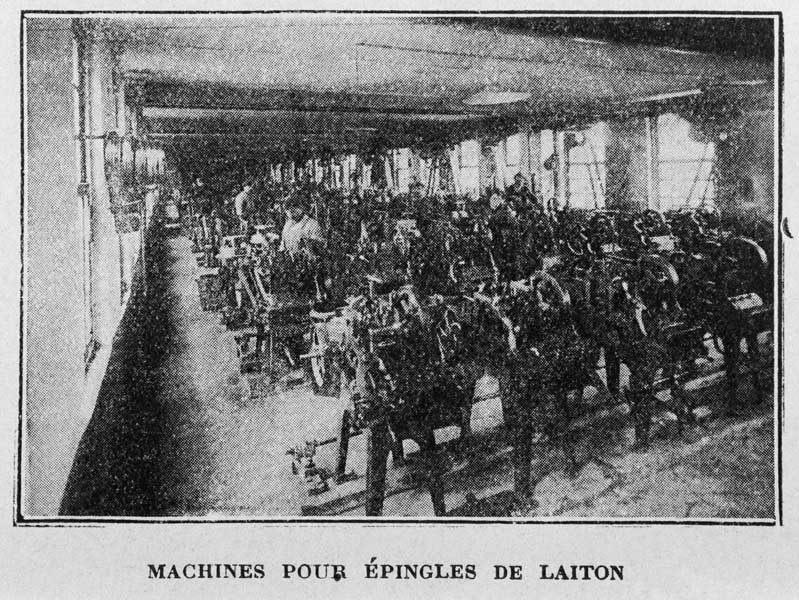 Machines pour épingles de laiton.- Photographie ancienne, tirée de : L'Illustration économique et financière, 1927, n°2.