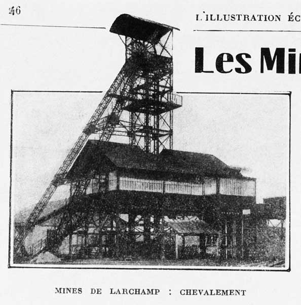 Mines de Larchamp : chevalement.- Photographie ancienne, tirée de : L'Illustration économique et financière, 1927, n°2, p.46.