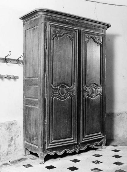 Armoire (2)