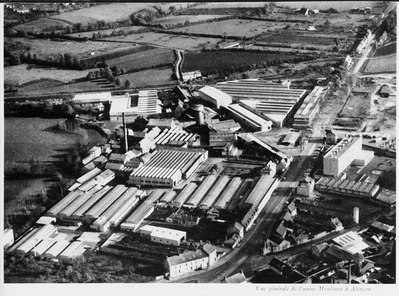 Vue générale de l'usine Moulinex à Alençon.- Photographie, vers 1966.