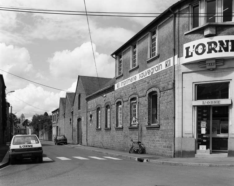 Imprimerie Sauvegrain. Elévations sur rue. Vue prise du sud ouest.