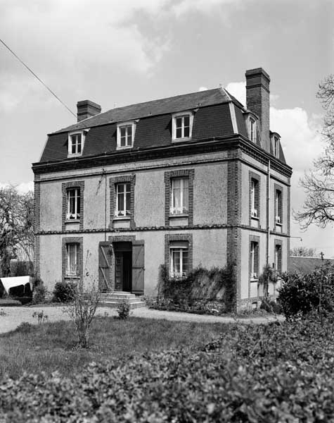 Logement patronal, vue prise du sud ouest.