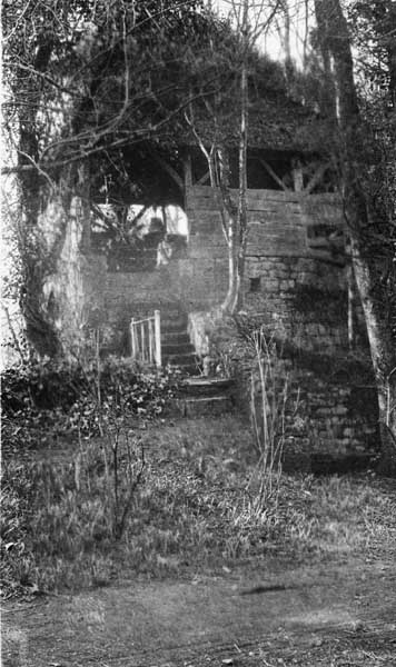 Haut-founeau, vue prise du nord.- Photographie ancienne. (Collection particulière Cabrol).