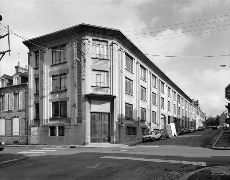 Bureaux de la Société générale des tissages et filatures de Flers (S.G.T.F.), angle rue Julien Salles et rue de la Boule. Vue d'ensemble. ; Bureaux de la Société générale des tissages et filatures de Flers (S.G.T.F.), angle rue Julien Salles et rue de la Boule. Vue d'ensemble. ; Bureaux de la Société générale des tissages et filatures de Flers (S.G.T.F.), angle rue Julien Salles et rue de la Boule. Vue d'ensemble. Fig. 06. Bureaux de la Société générale des tissages et filatures de Flers (S.G.T.F.), angle rue Julien Salles et rue de la Boule. Vue d'ensemble. Fig. 09. Bureaux de la Société générale des tissages et filatures de Flers (S.G.T.F.), angle rue Julien Salles et rue de la Boule. Vue d'ensemble. ; Bureaux de la Société générale des tissages et filatures de Flers (S.G.T.F.), angle rue Julien Salles et rue de la Boule. Vue d'ensemble. ; Bureaux de la Société générale des tissages et filatures de Flers (S.G.T.F.), angle rue Julien Salles et rue de la Boule. Vue d'ensemble.
