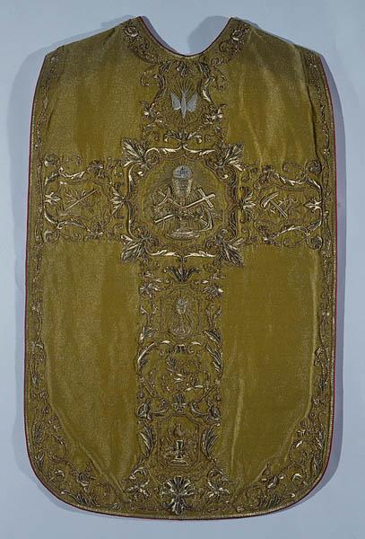 Chasuble, manipule, étole (ornement doré)