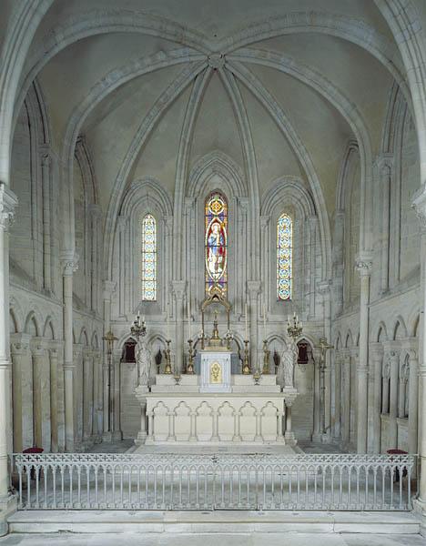 Autel, tabernacle, 2 statues (maître-autel)