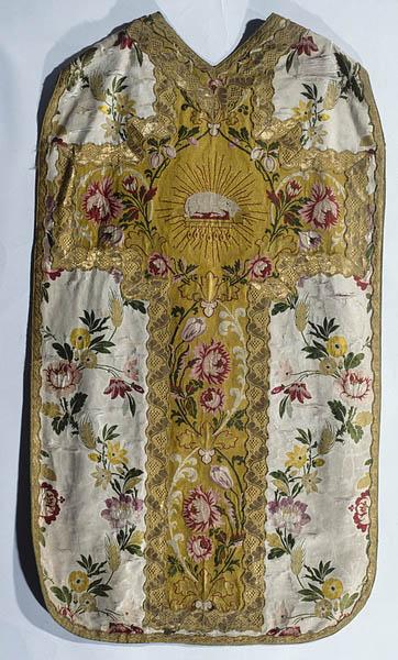 Chasuble, bourse de corporal (ornement blanc)