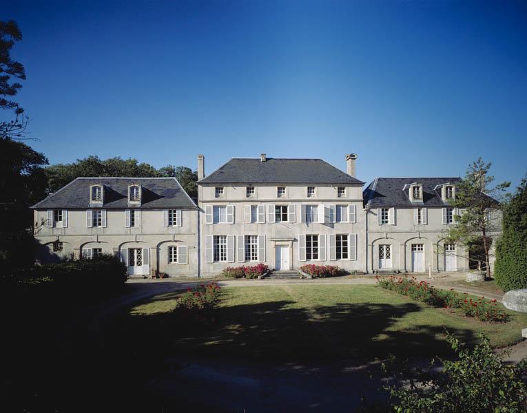 Anciens communs, façade nord.
