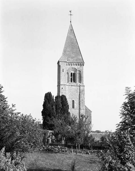 Clocher, côté ouest.