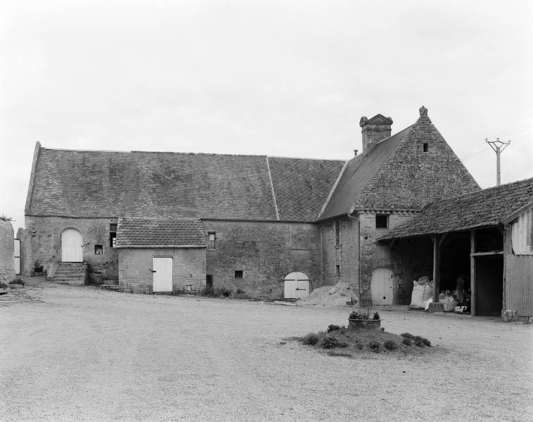 Corps des logements, façade sur cour.