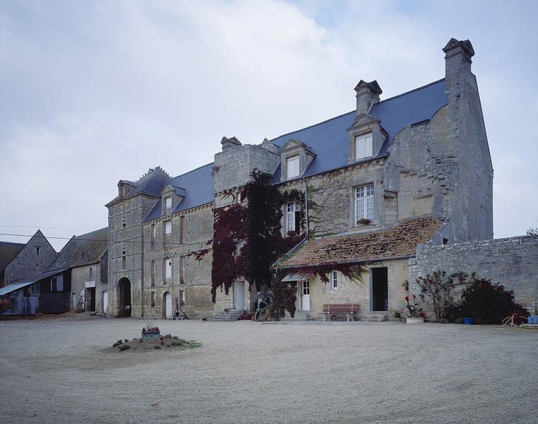 Logis, façade sur cour.