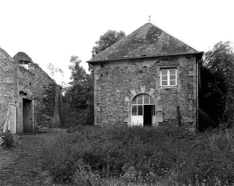 Atelier de fabrication, vue prise du sud.