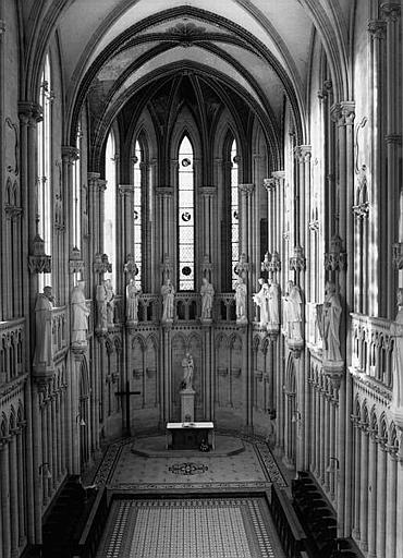 Séminaire, chapelle, ensemble vers le sanctuaire.