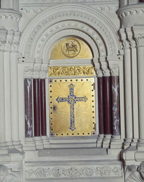 Autel, tabernacle, retable (maître-autel, retable à arcatures), style néo-roman
