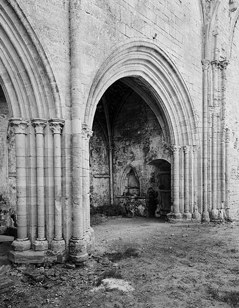 Eglise, ouvertures des chapelles sur le bras nord du transept.