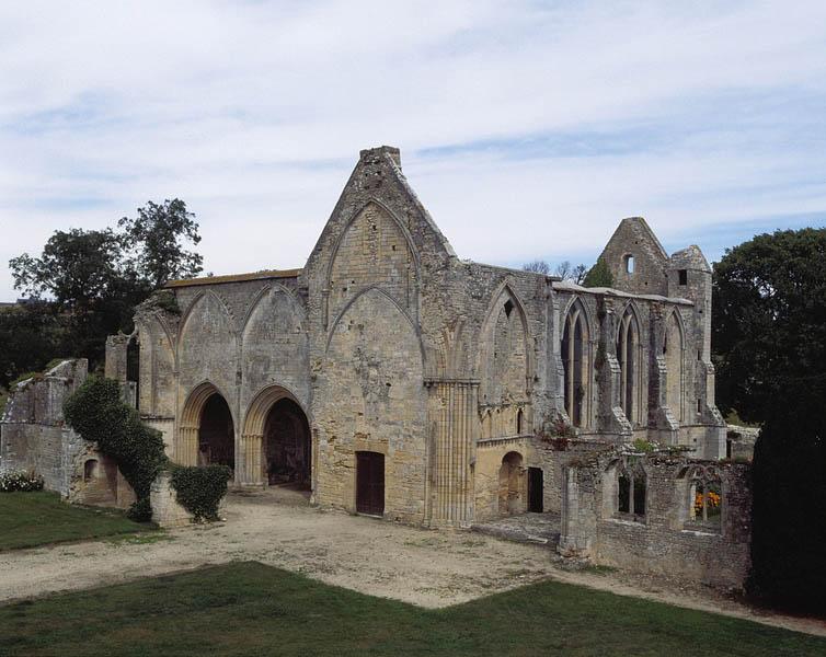 Eglise, vue d'ensemble du transept.