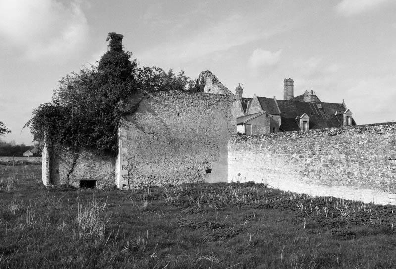 Fournil vu du verger.