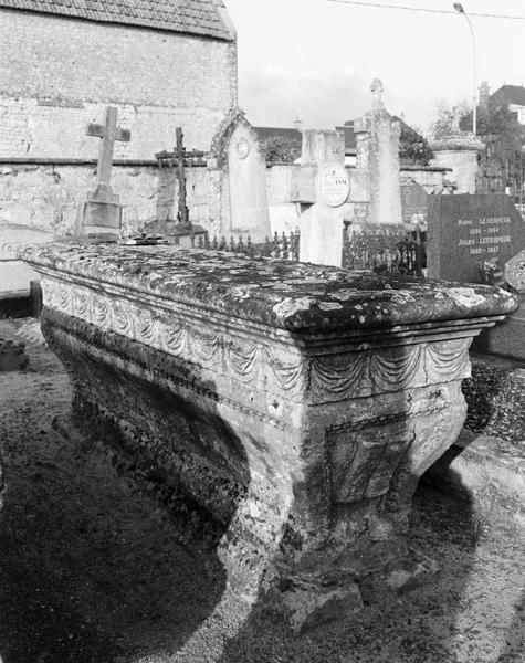 Le mobilier de l'église paroissiale Saint-André, cimetière