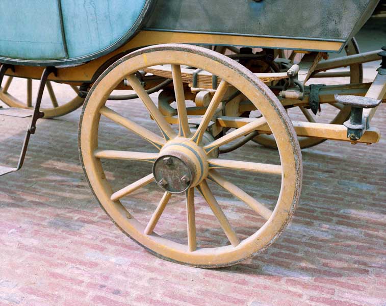 Détail : roue avant droite.
