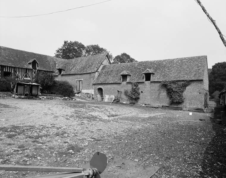 Pressoir et cellier, élévation ouest.