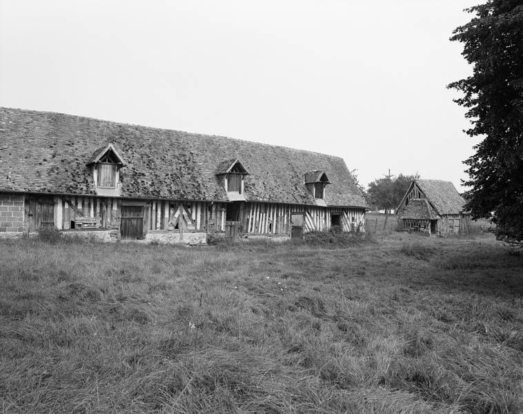 Etables, élévation sud.