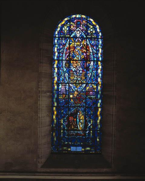 Ensemble de 2 verrières figurées : Christ juge, Vierge à l'Enfant