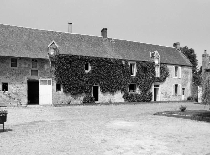 Logis, façade sur cour.