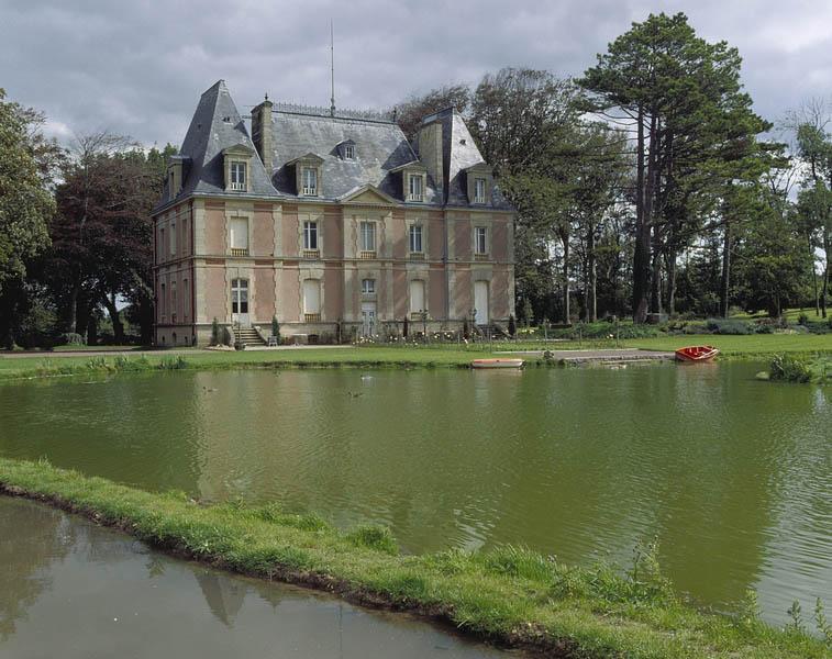 Logis, façade ouest.