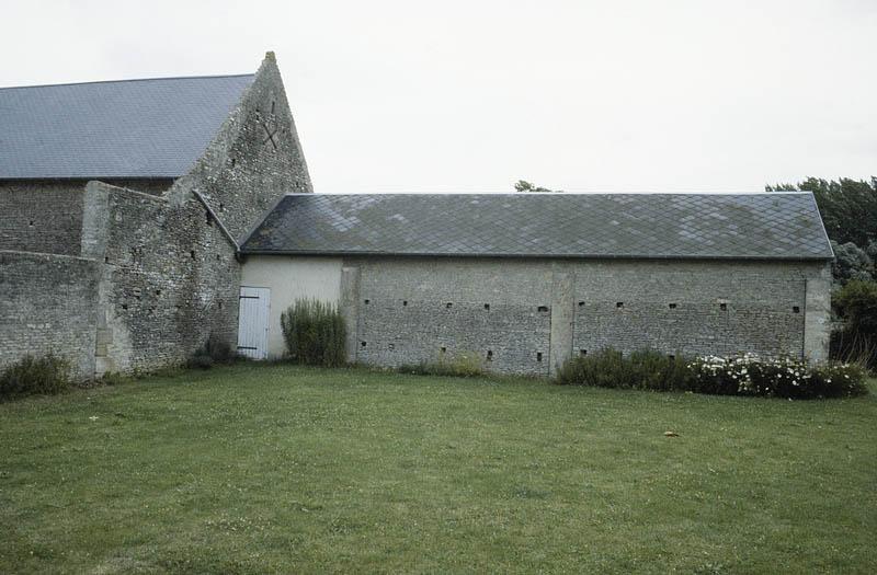 Ancienne charretterie (murée).