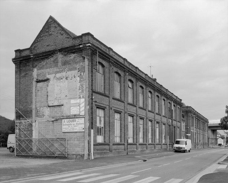 Atelier de fabrication (blanchisserie) et salle des machines. Elévations extérieures sud et est.