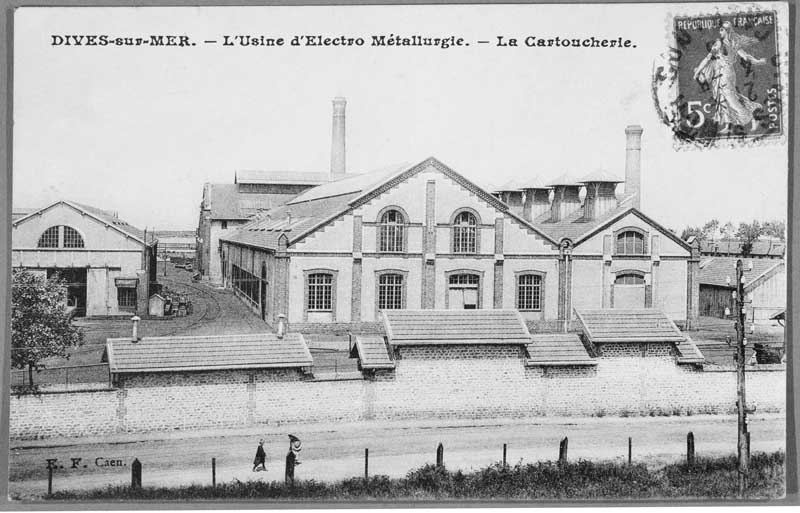 Dives-sur-Mer. L'usine d'électro Métallurgie. La cartoucherie.- Carte postale, coll. E.F., s.d., début 20e siècle. (Collection particulière P. Coftier).