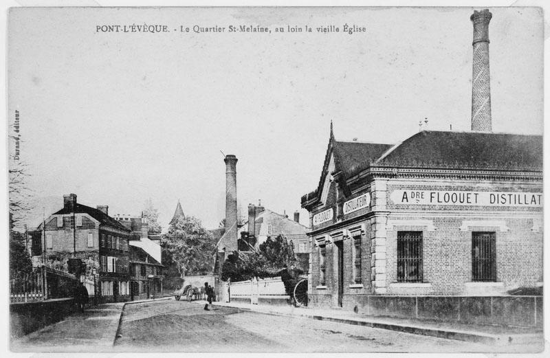Le quartier St-Melaine, au loin la vieille église (bâtiment de la tonnellerie).