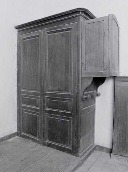 Armoire.