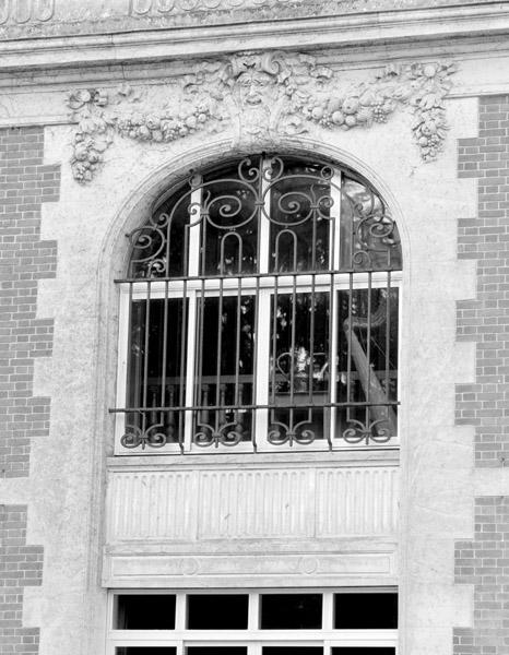 Elévation nord, bibliothèque : baie du 1er étage.