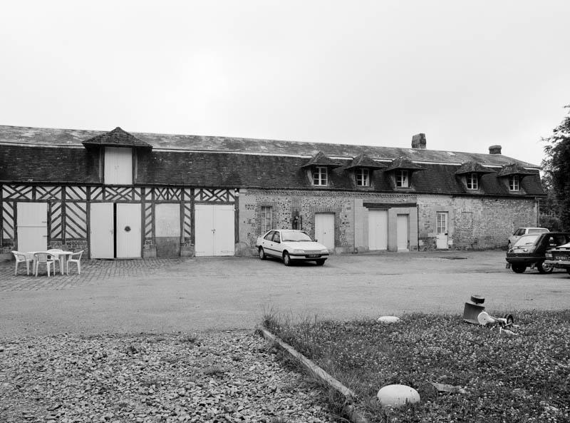 Dépendances, bâtiment est, élévation ouest.
