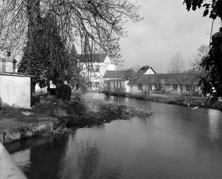 Magasin industriel (magasin à chiffons), pièce de séchage et canal. Vue prise du sud-est.