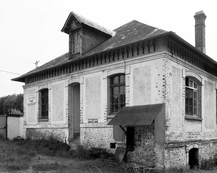 Bureau. Vue prise de l'ouest.