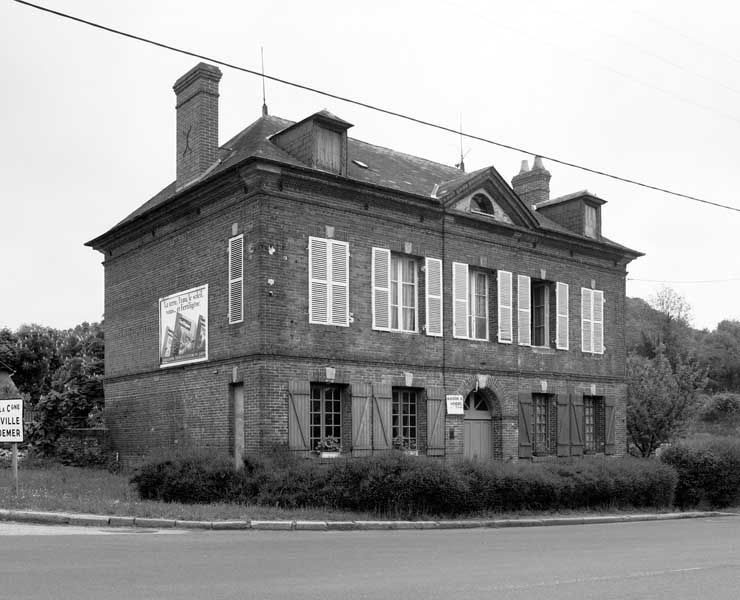 Logement. Vue prise du sud-ouest.