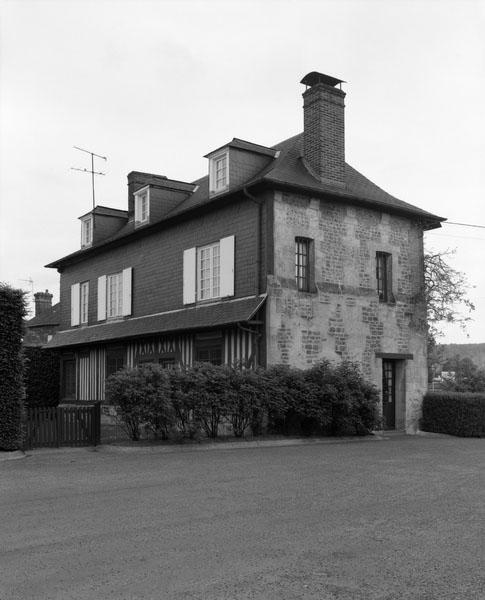 Logement patronal. Vue prise du sud.