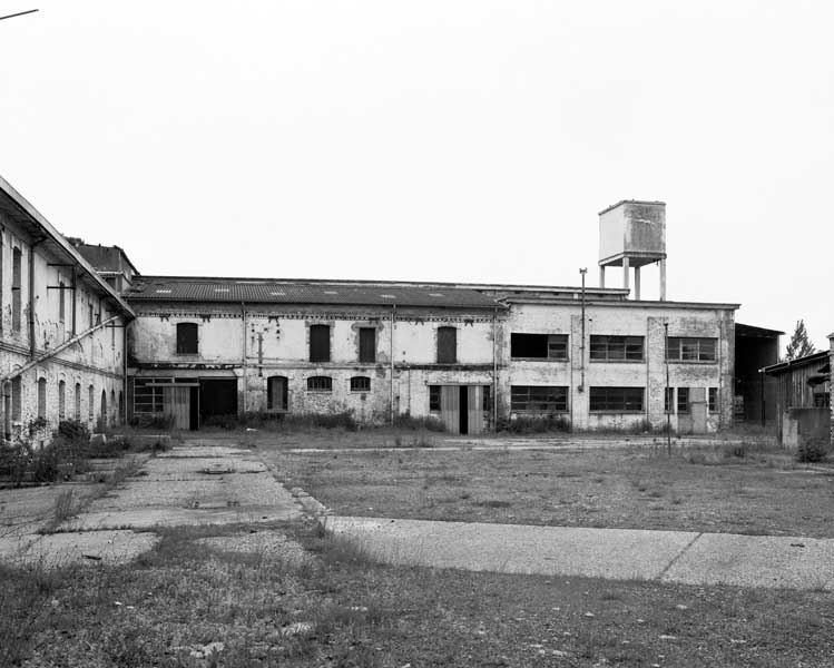 Ateliers dépendant de la cidrerie : cuverie. Vue prise de l'ouest.