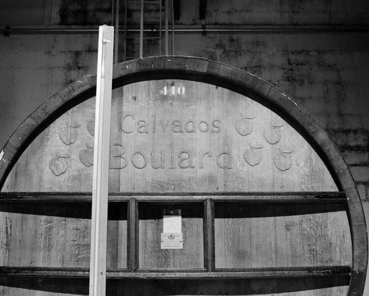Moulin à blé, puis moulin à foulon, actuellement distillerie Calvados Boulard