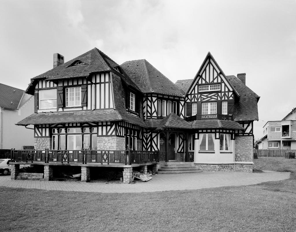 Maison dite le Noroit. Elévations nord. ; Elévations nord.