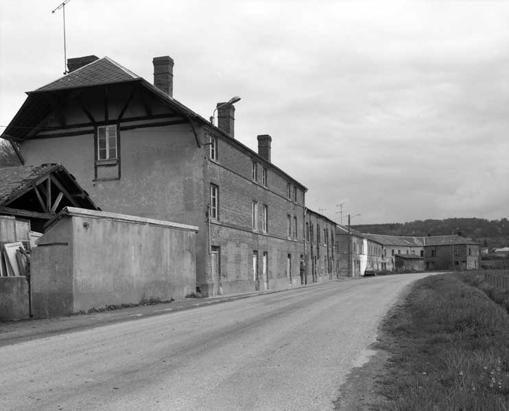 Logements d'ouvriers. Vue prise du nord.