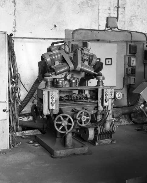 Machine à polir les couverts Deruelle.