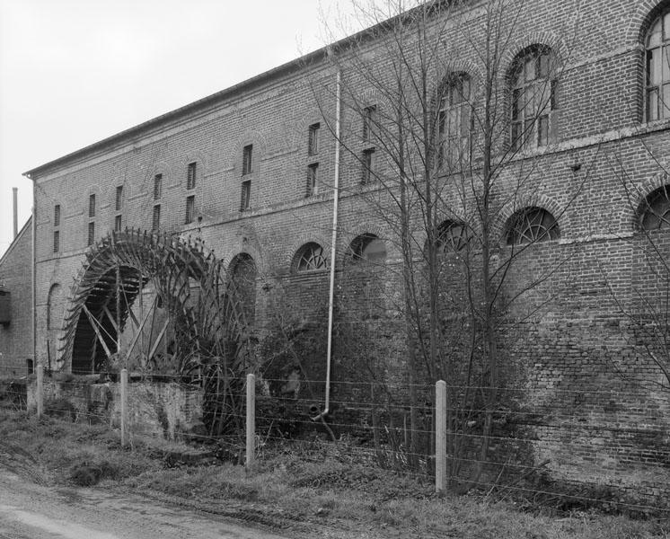 Atelier de fabrication et roue hydraulique. Vue prise du nord.